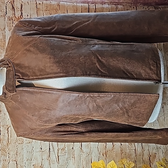 VINTAGE ARMANI COLLEZIONE BROWN DISTRESSED LEATHER ZIP-UP JACKET - Picture 4 of 16